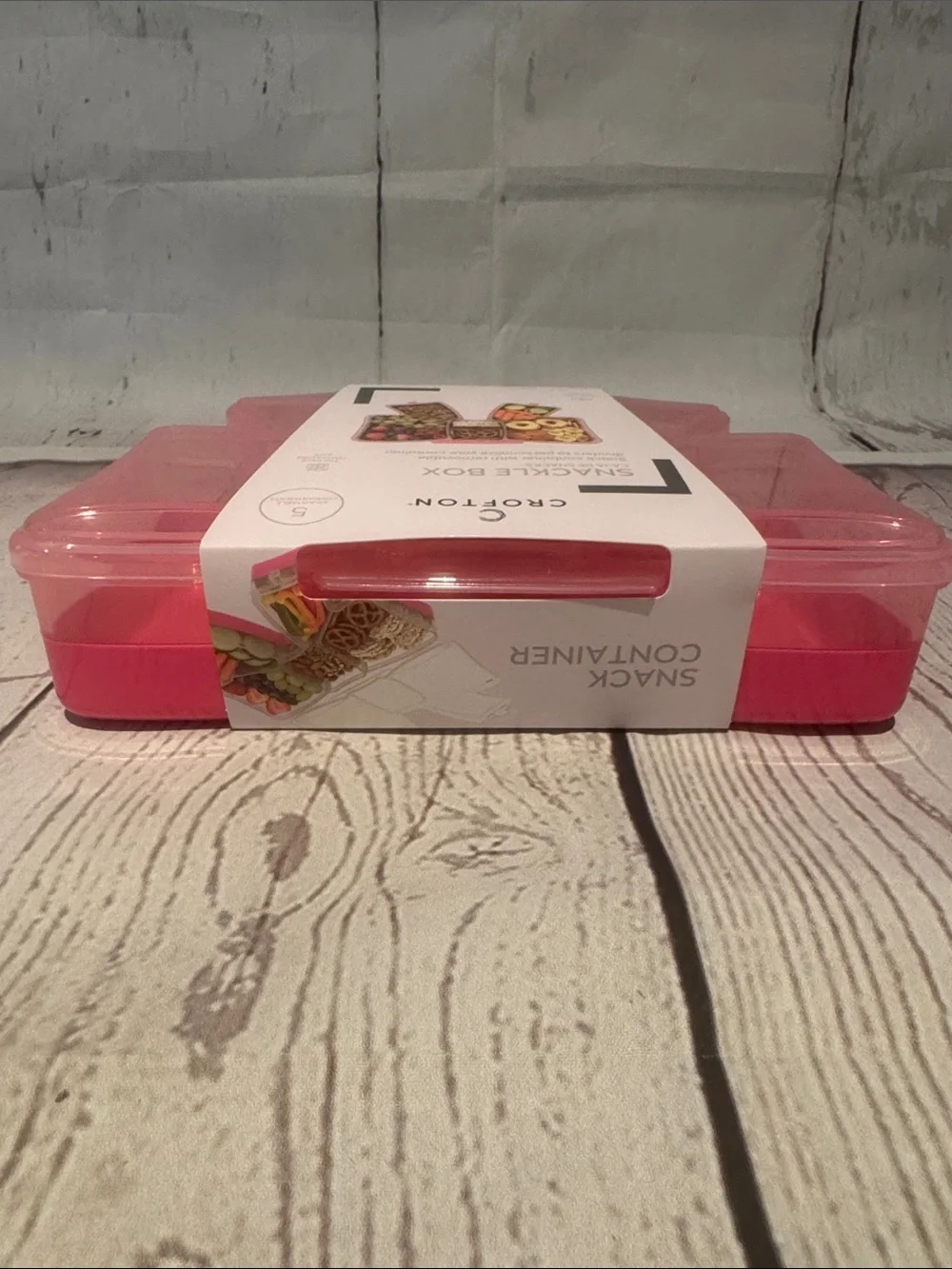 NWT Crofton snackle box